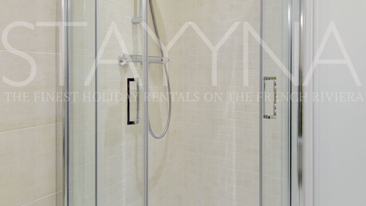 Photo of Bathroom in Carre d'Or