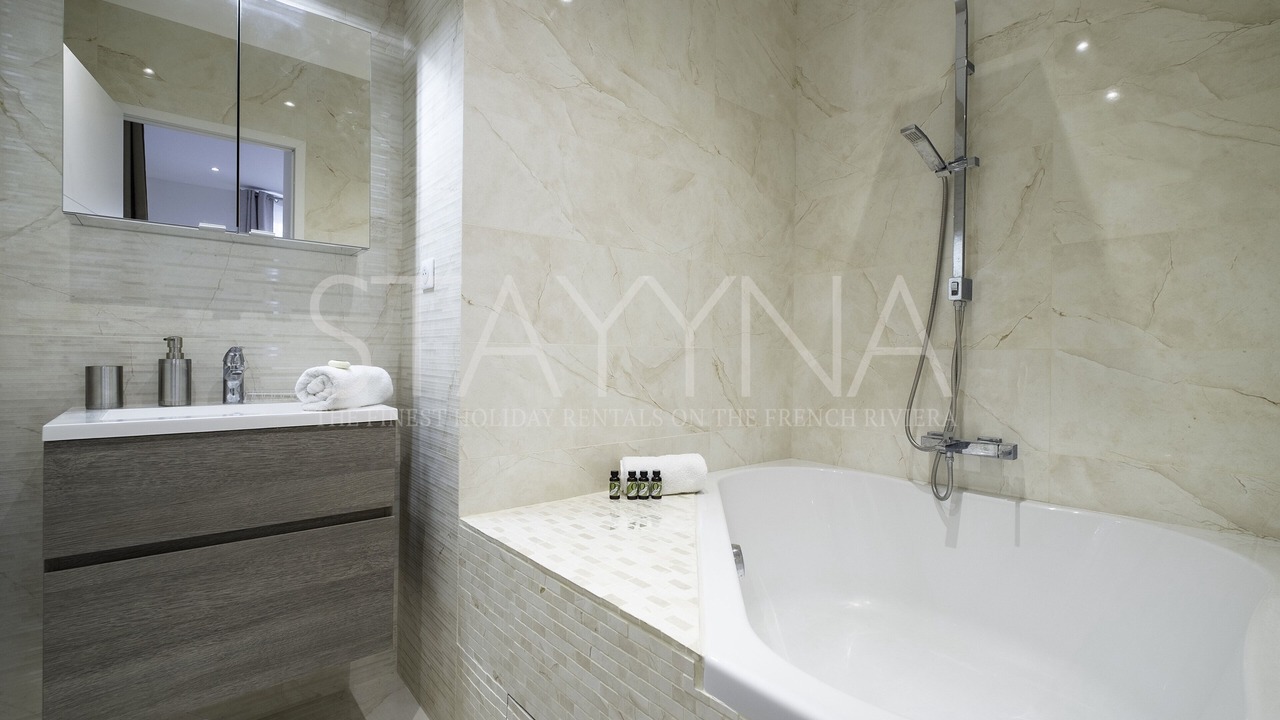 Photo of Bathroom in Nice City Centre