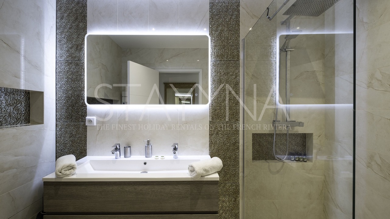 Photo of Bathroom in Nice City Centre