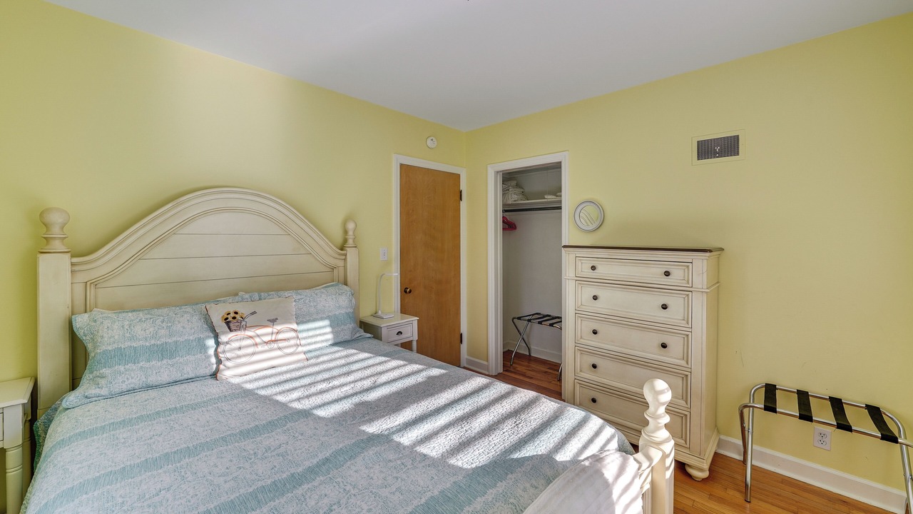 Photo of Bedroom in Williams Bay