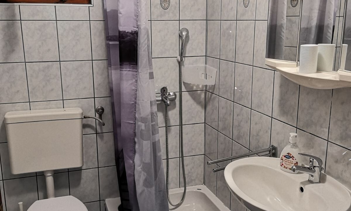 Photo of Bathroom in Kampor