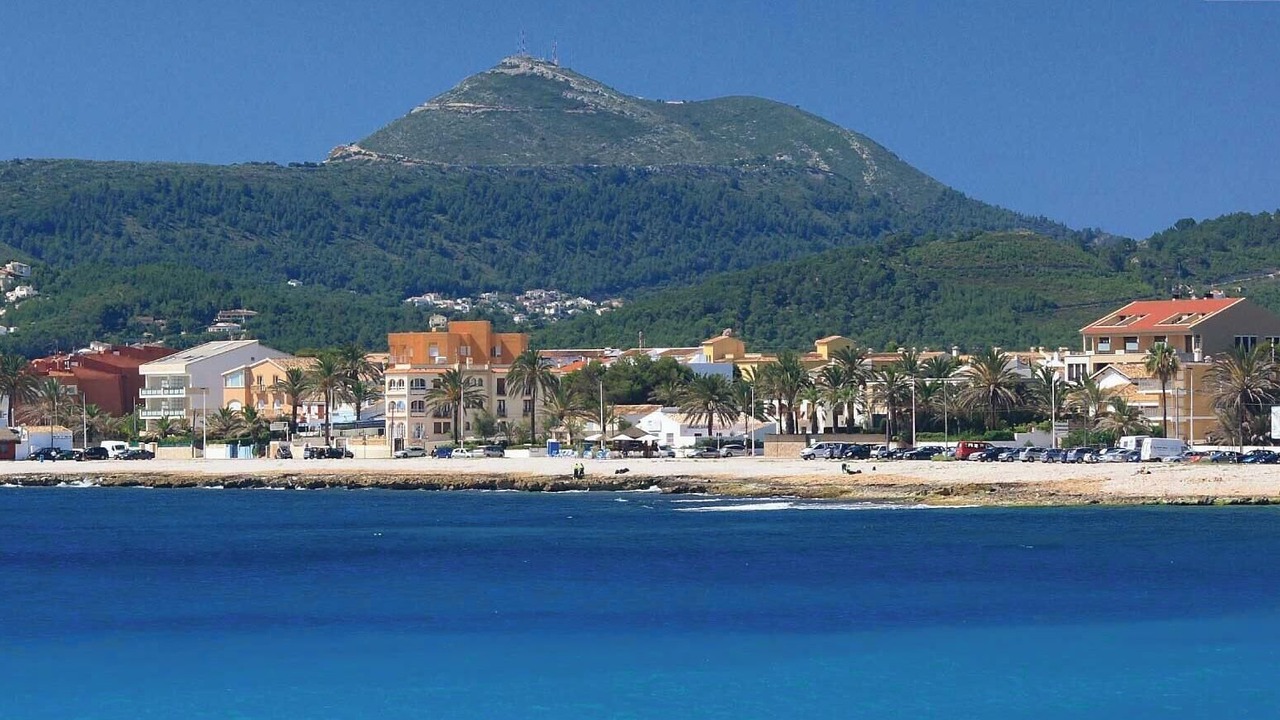 Photo of Others in Arnella
