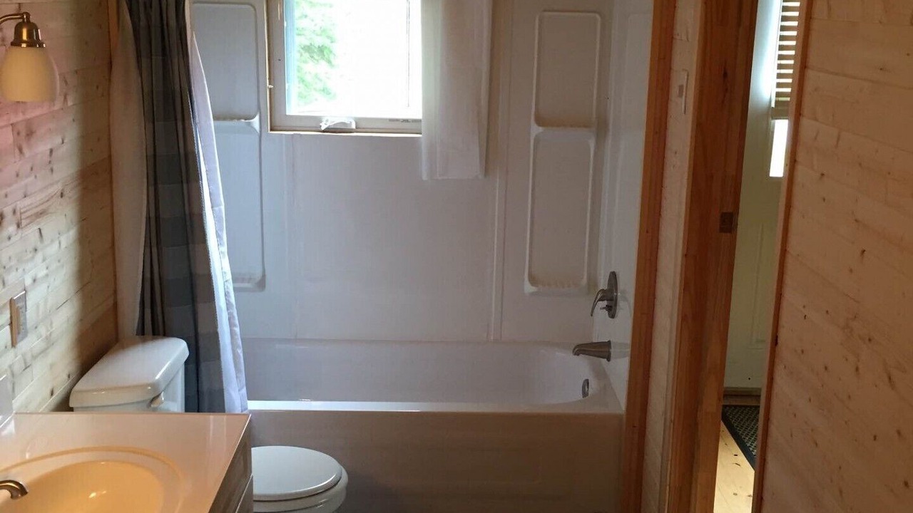 Photo of Bathroom in York Harbour