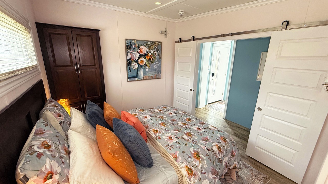 Photo of Bedroom in Amherstburg