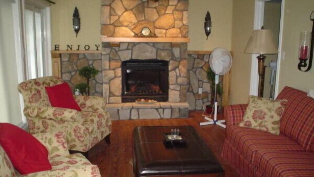 Photo of Livingroom in Irondale