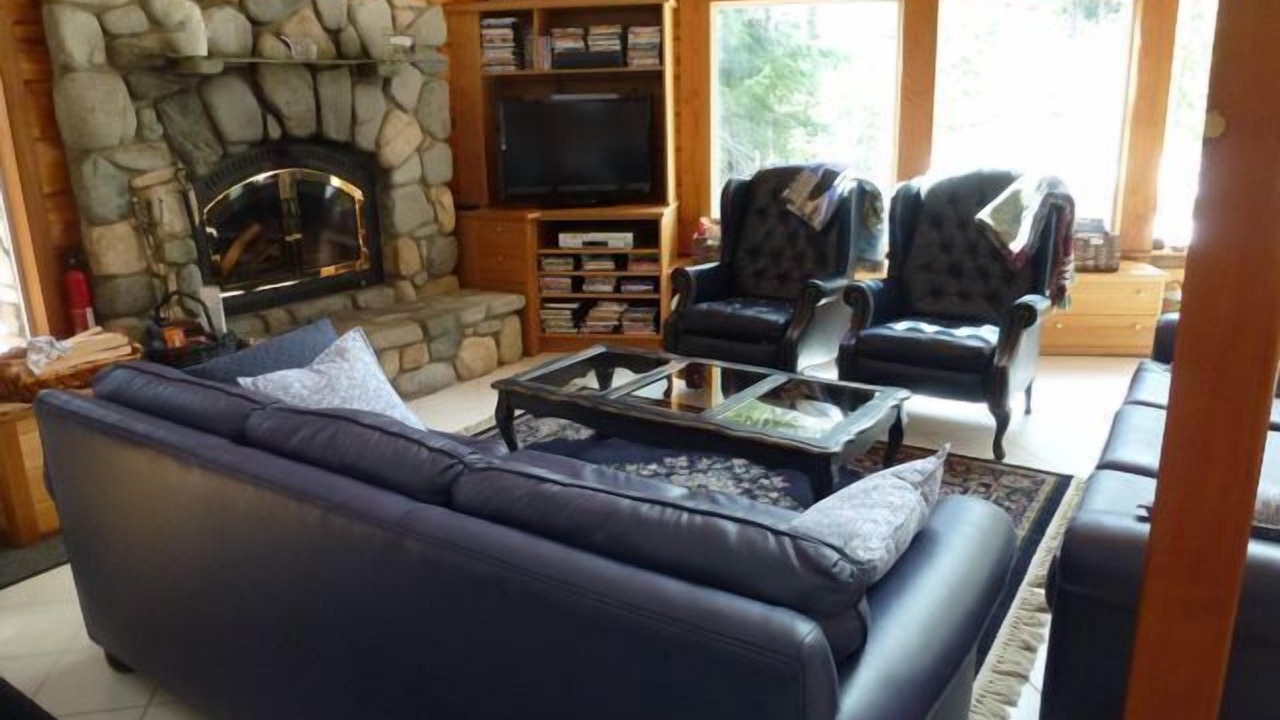 Photo of Livingroom in Mazama