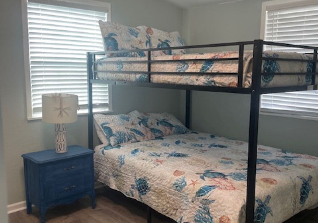 Photo of Bedroom in Bermuda Beach