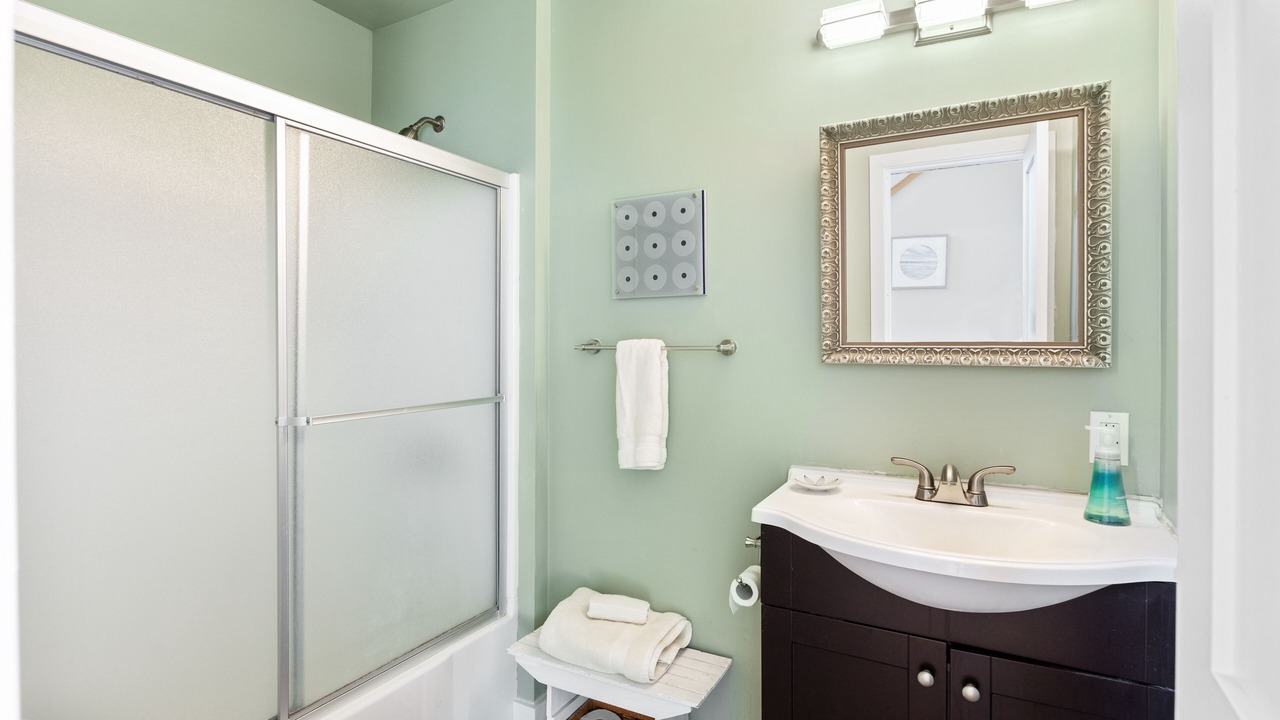 Photo of Bathroom in Oak Harbor