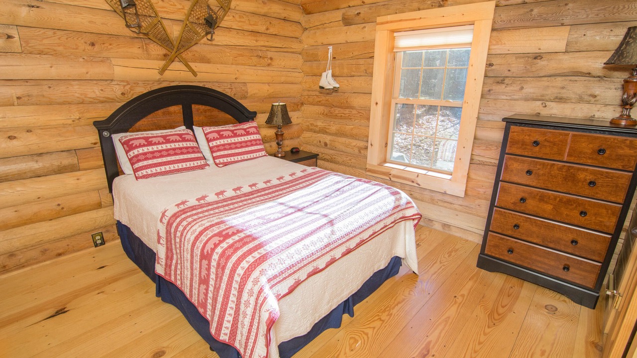 Photo of Bedroom in Thayerville