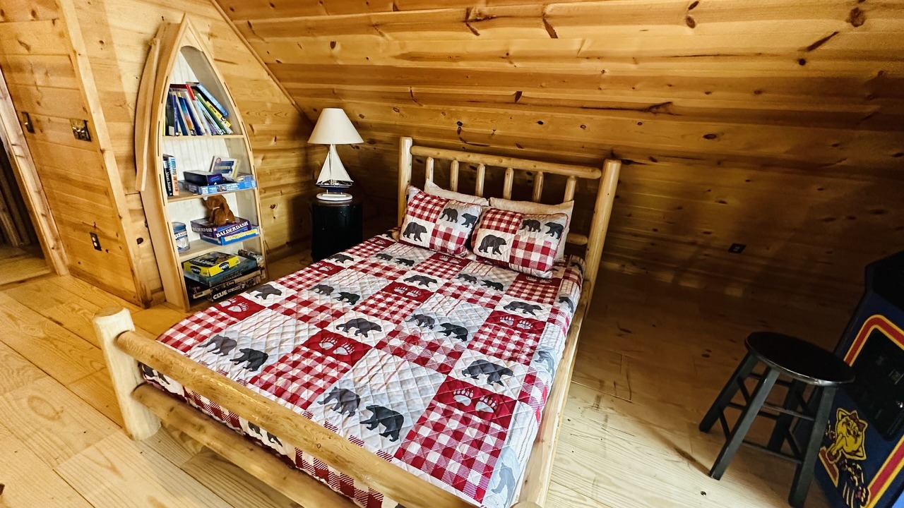 Photo of Bedroom in Thayerville