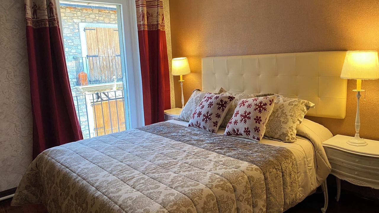 Photo of Bedroom in Llivia