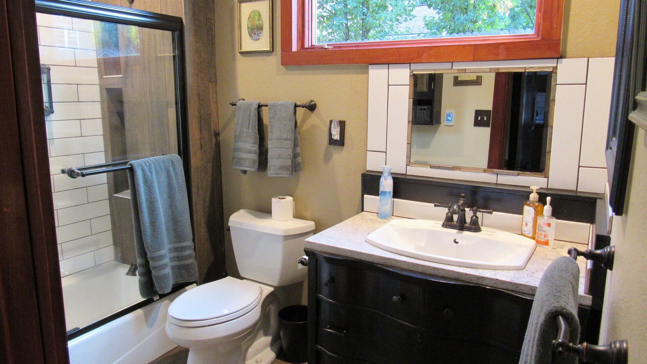 Photo of Bathroom in Broadmoor