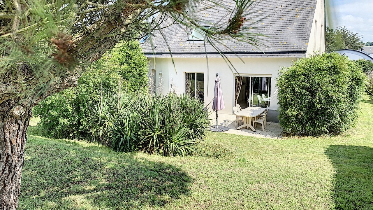 Photo of Patio Balcony in Saint-Pair-sur-Mer