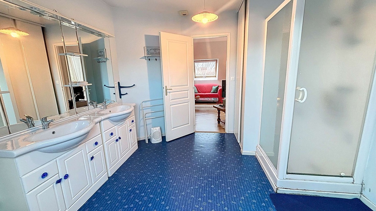 Photo of Bathroom in Saint-Pair-sur-Mer