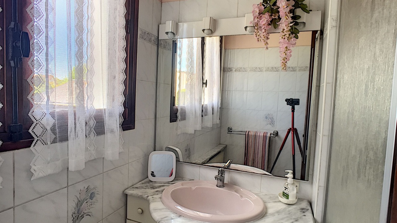 Photo of Bathroom in Saint-Pair-sur-Mer
