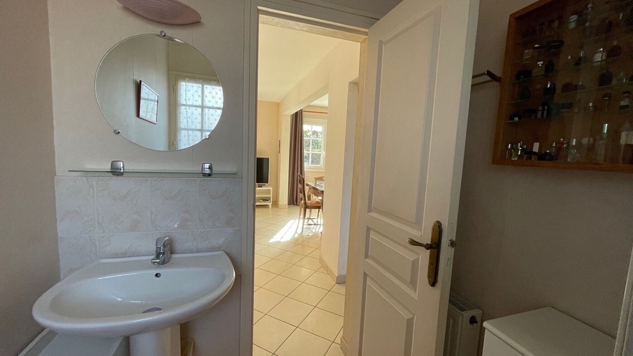 Photo of Bathroom in Jullouville