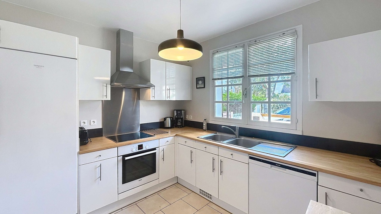 Photo of Kitchen in Saint-Pair-sur-Mer