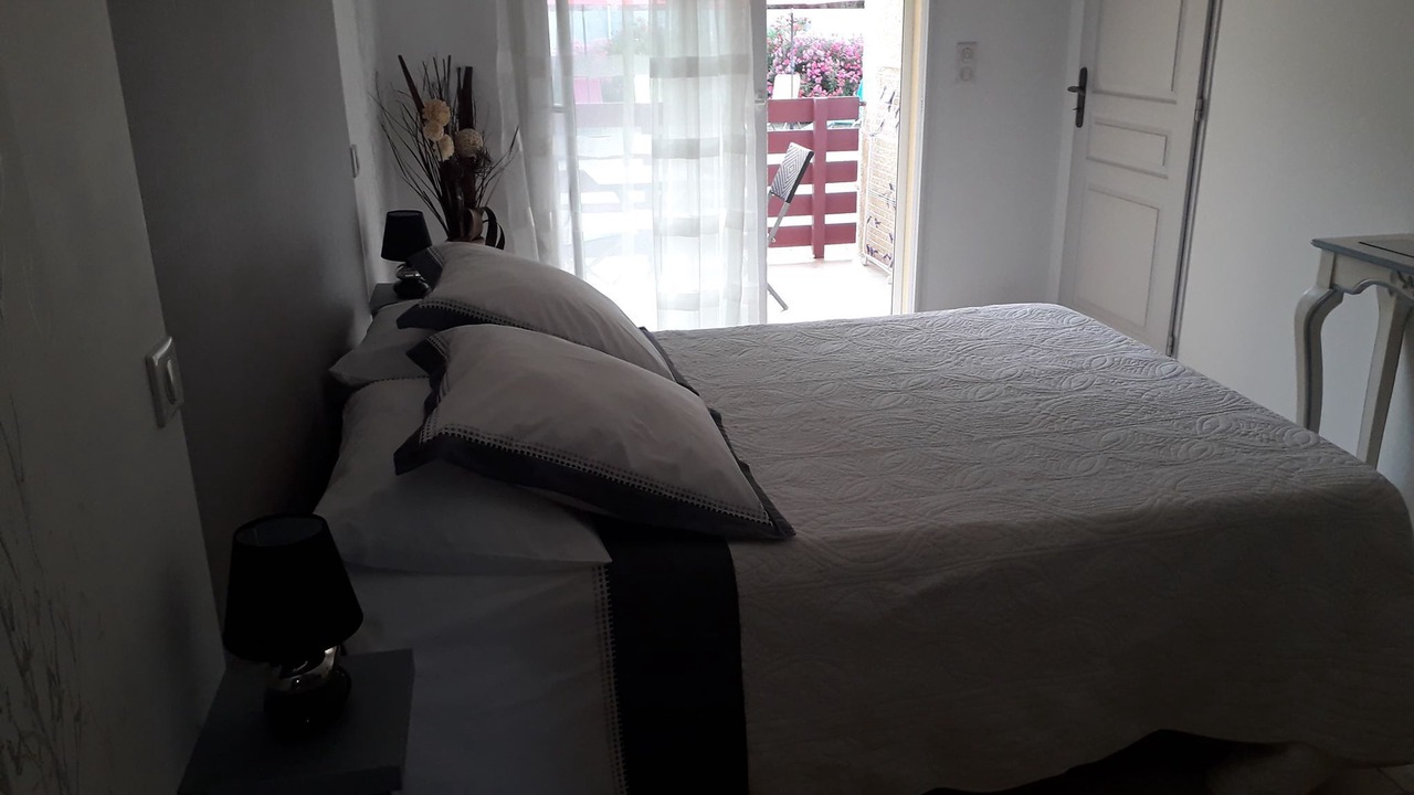 Photo of Bedroom in Besseges