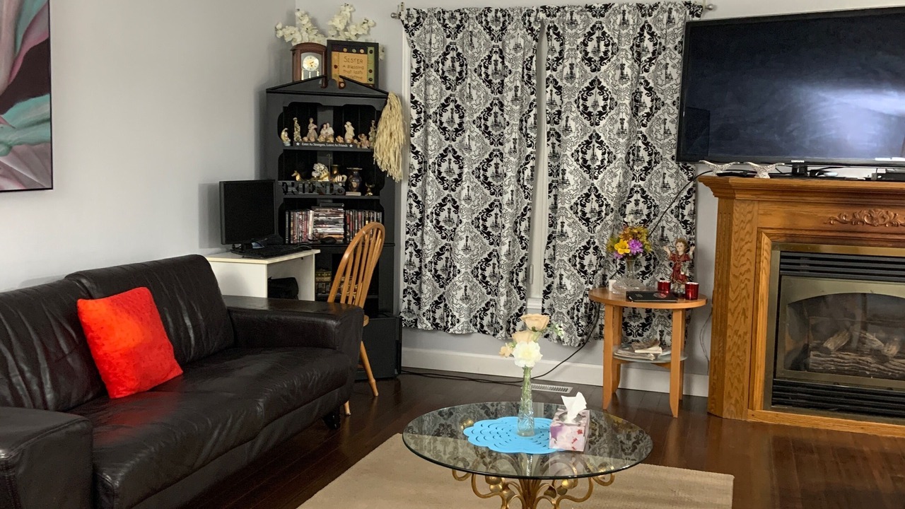 Photo of Livingroom in Fort Erie