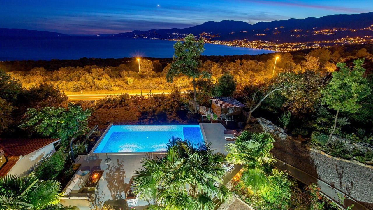 Photo of Outdoor in Rubesi