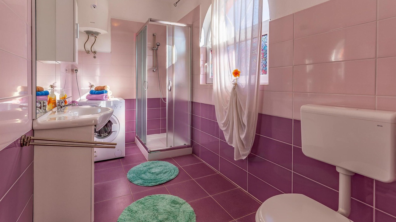 Photo of Bathroom in Sisan