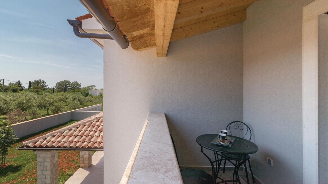 Photo of Patio Balcony in Loborika