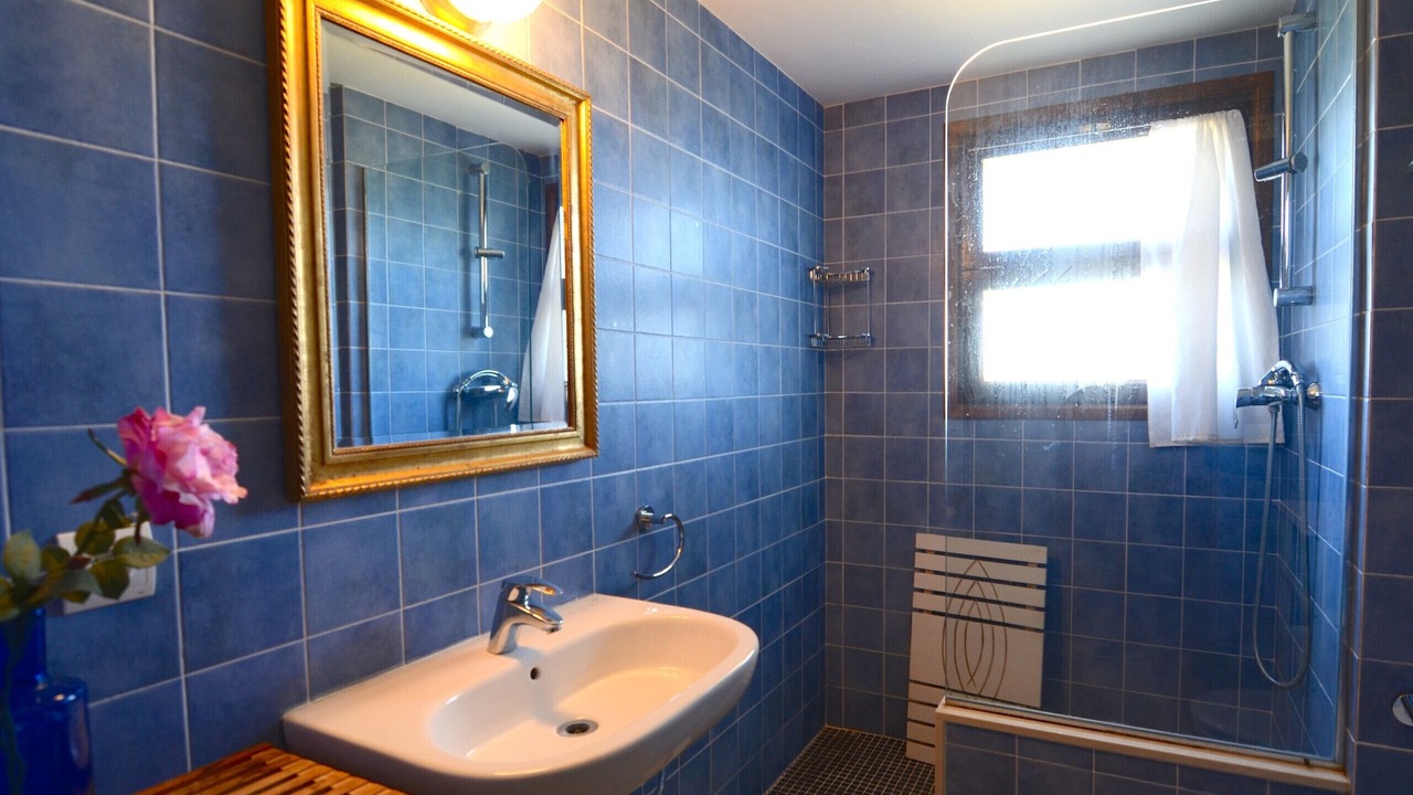 Photo of Bathroom in Pals
