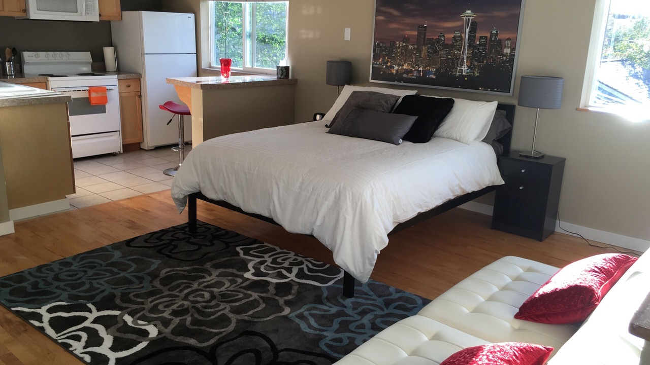 Photo of Bedroom in Queen Anne