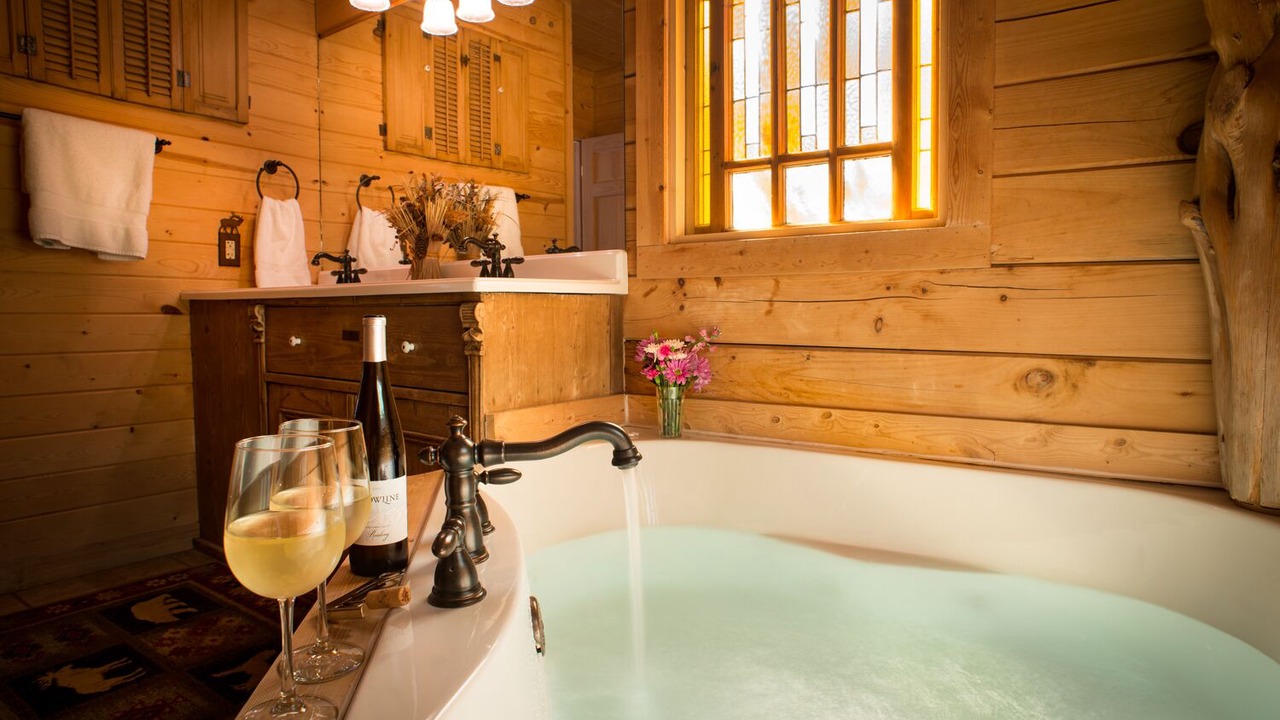 Photo of Bathroom in Branson Cedars