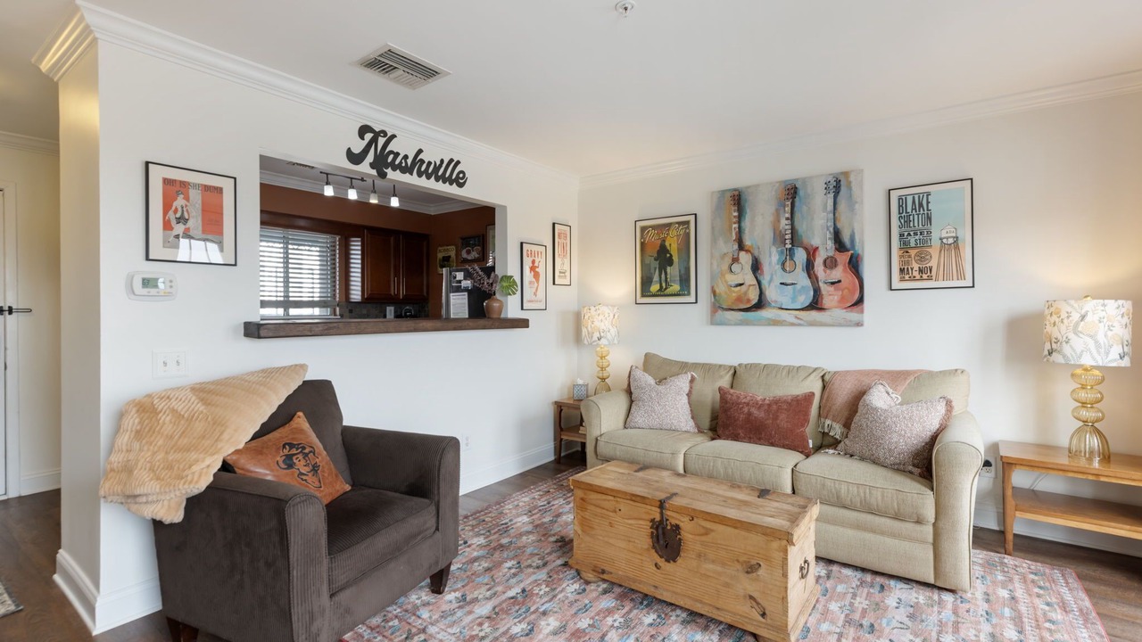Photo of Livingroom in North Capitol