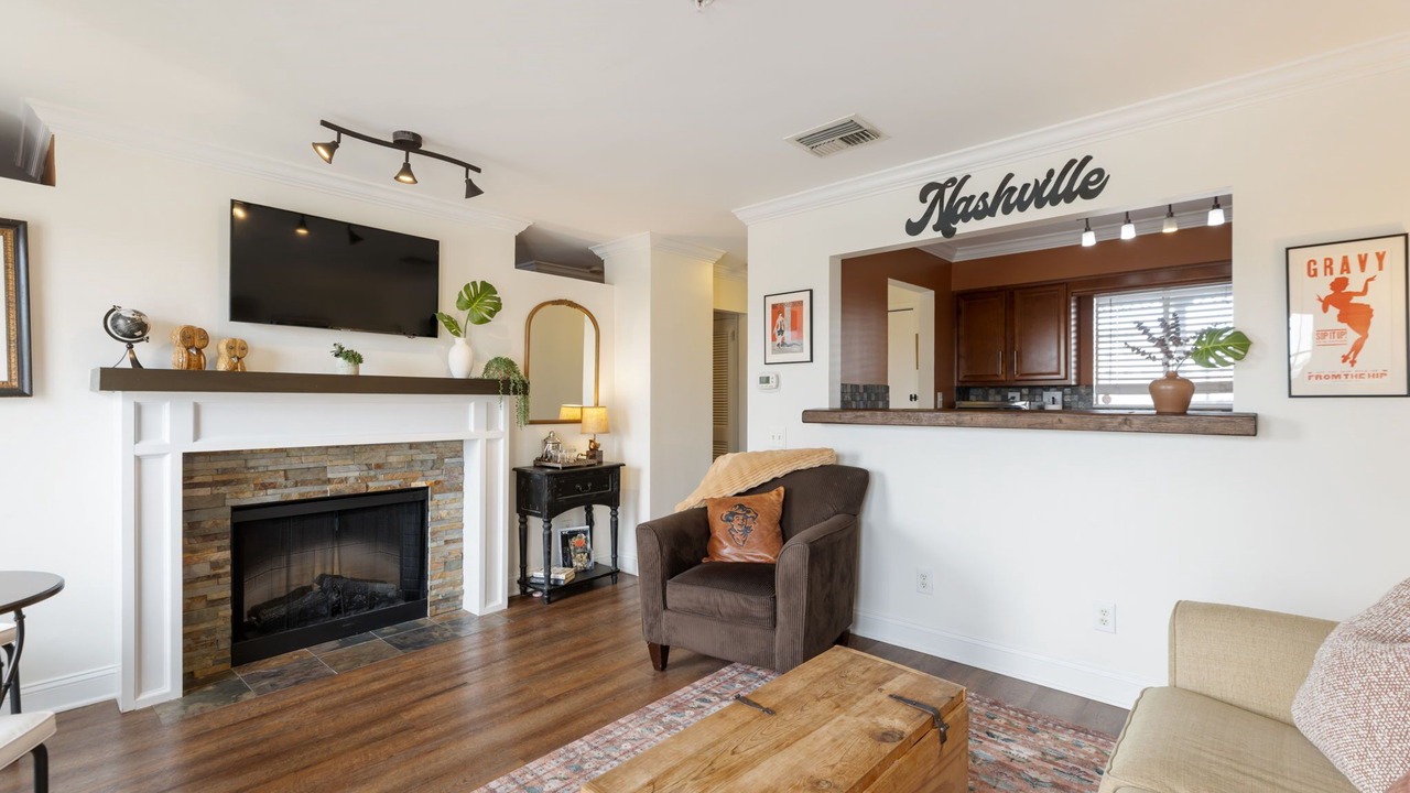 Photo of Livingroom in North Capitol