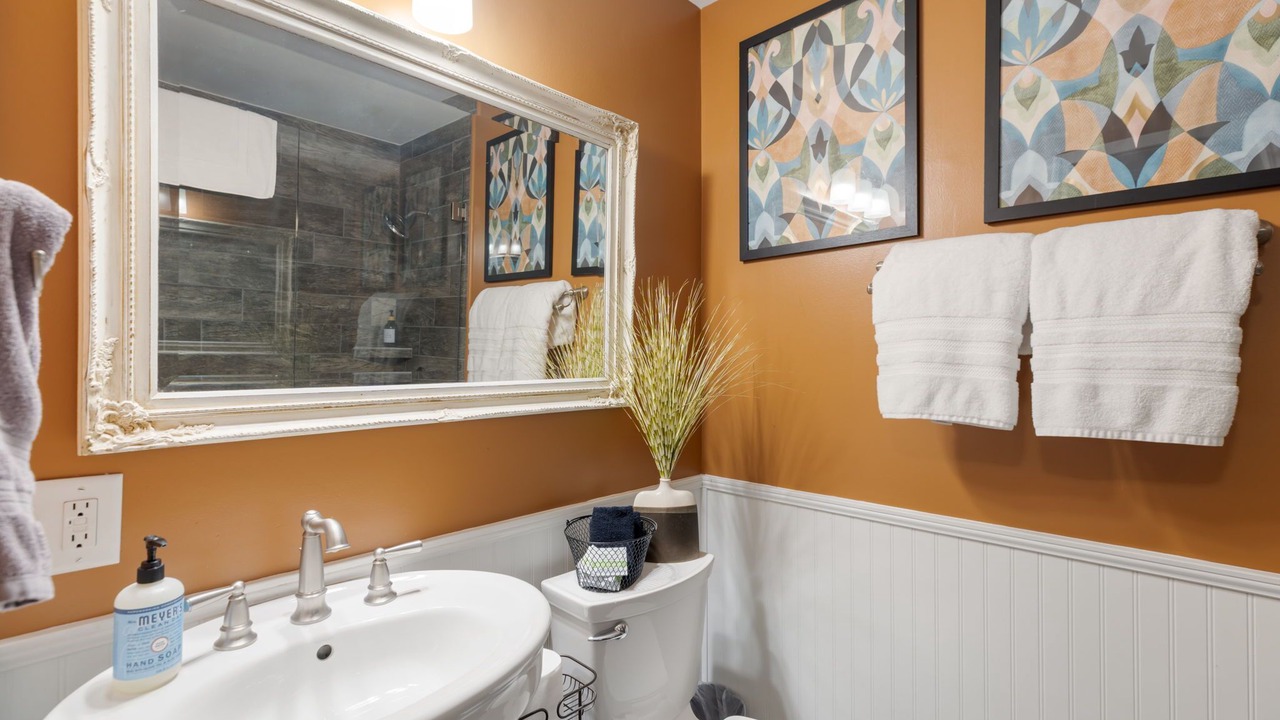 Photo of Bathroom in North Capitol