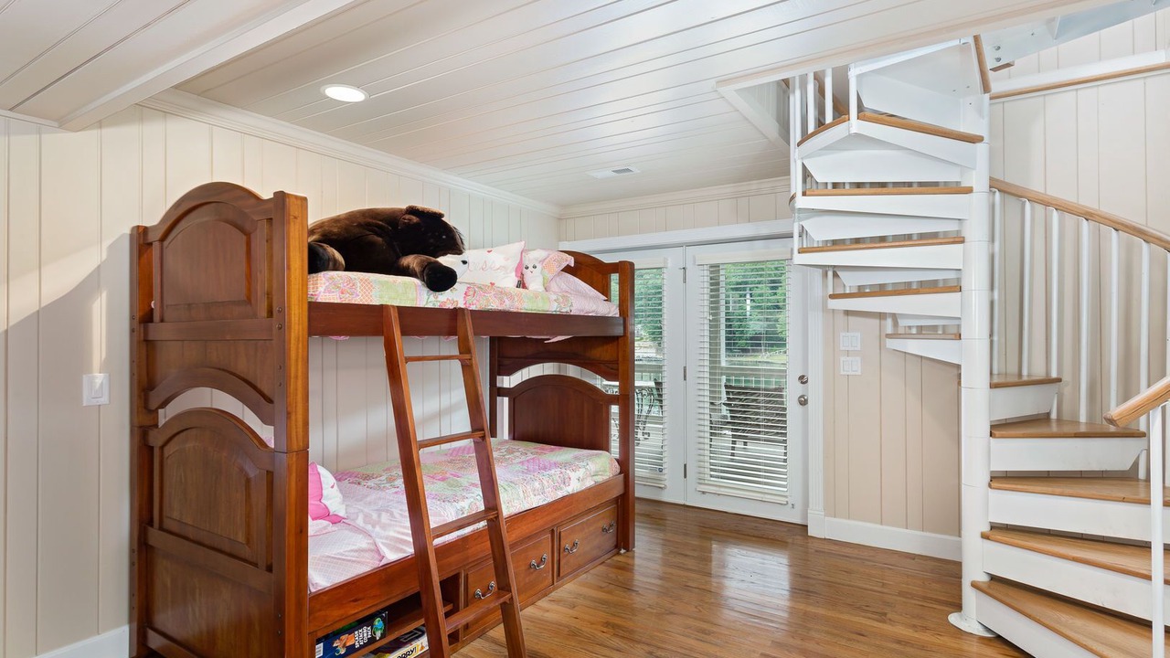 Photo of Bedroom in Lake Lure