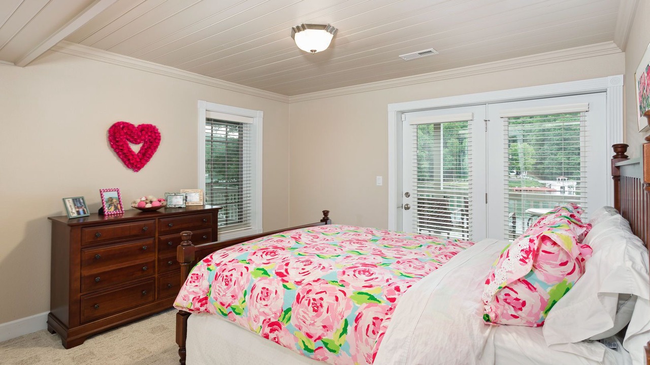 Photo of Bedroom in Lake Lure