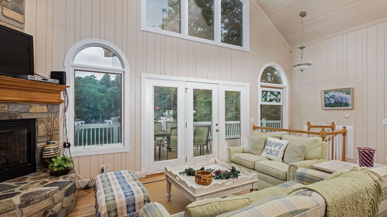 Photo of Livingroom in Lake Lure