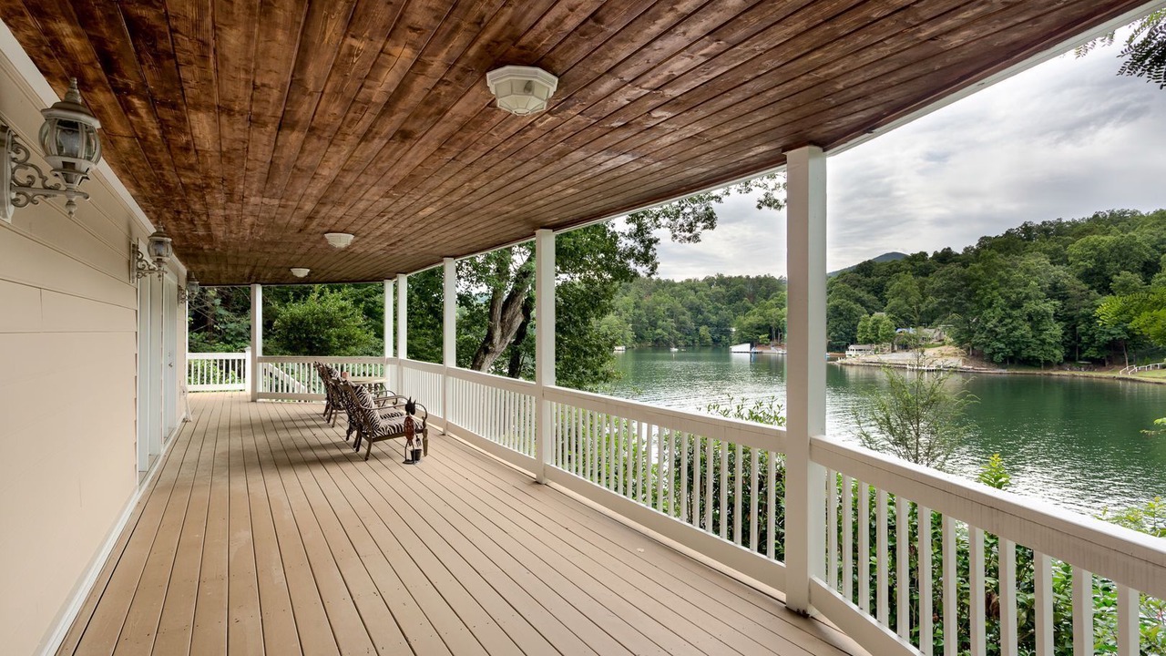 Photo of Patio Balcony in Lake Lure