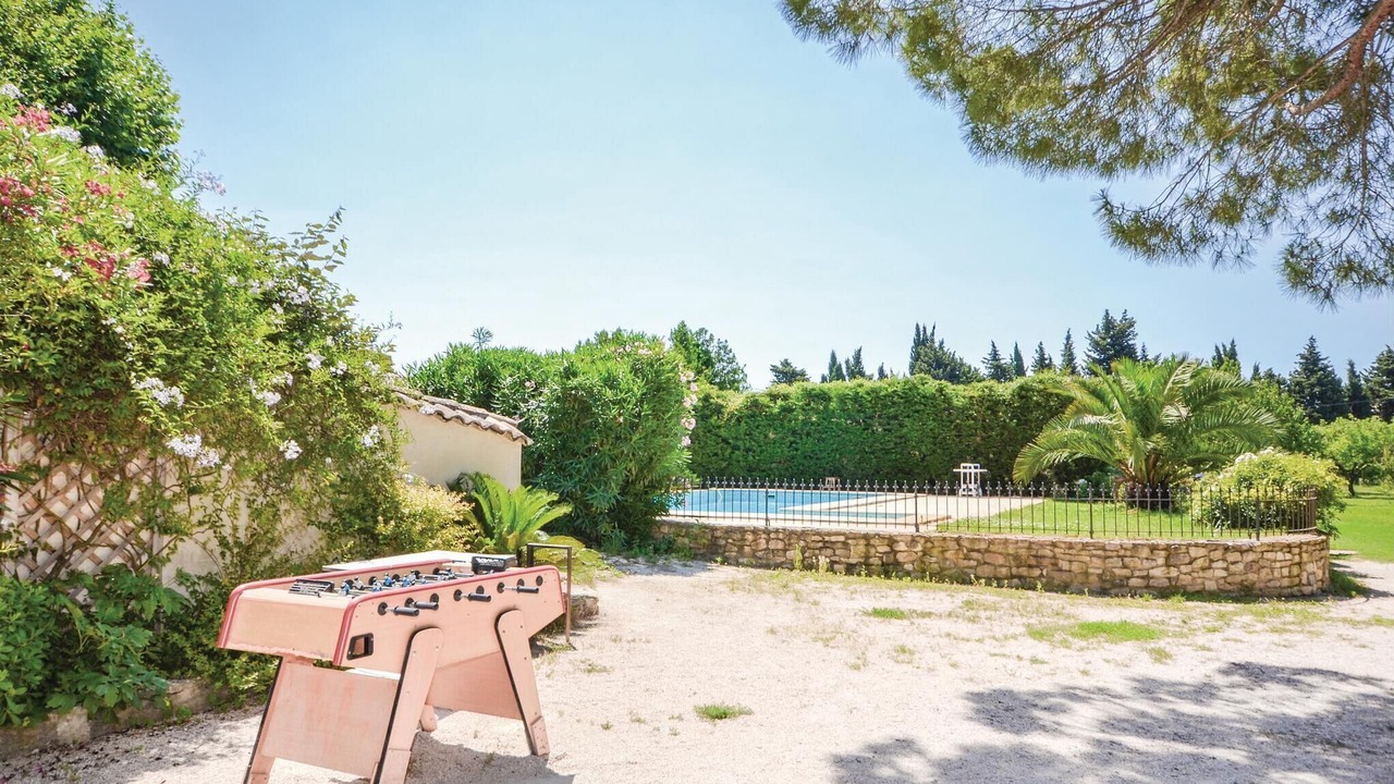 Photo of Others in Caderousse