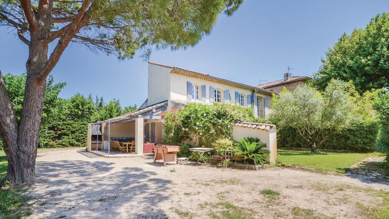 Photo of Others in Caderousse