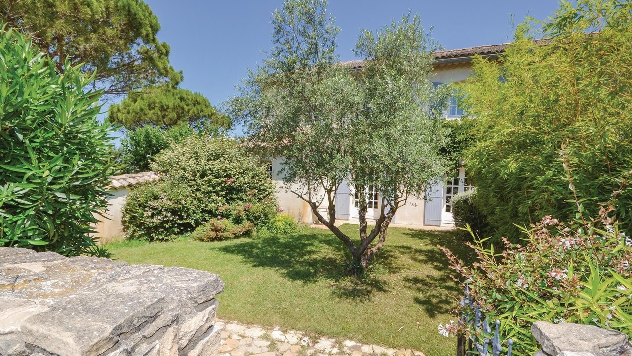 Photo of Others in Caderousse