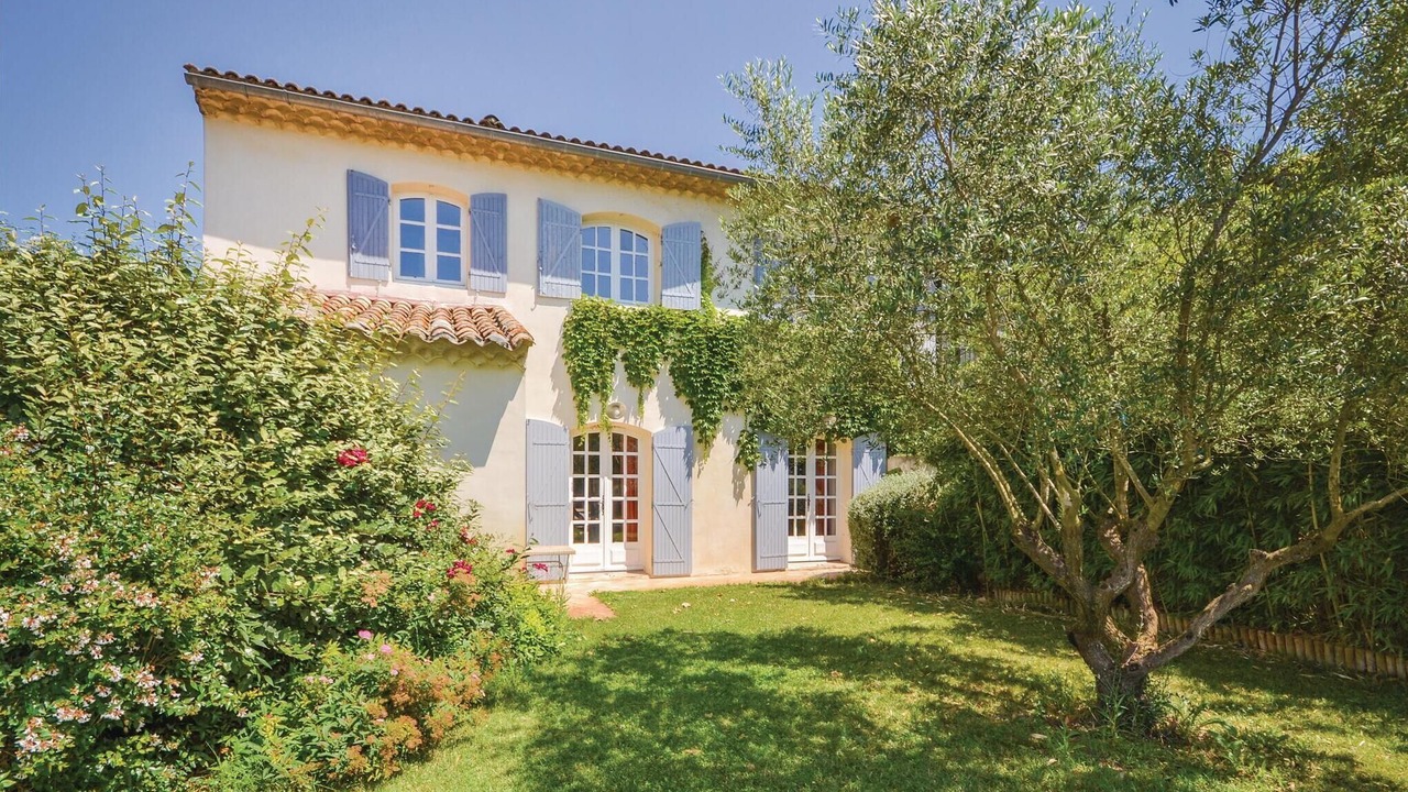 Photo of Others in Caderousse