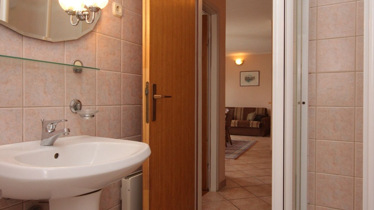 Photo of Bathroom in Cove Murtar