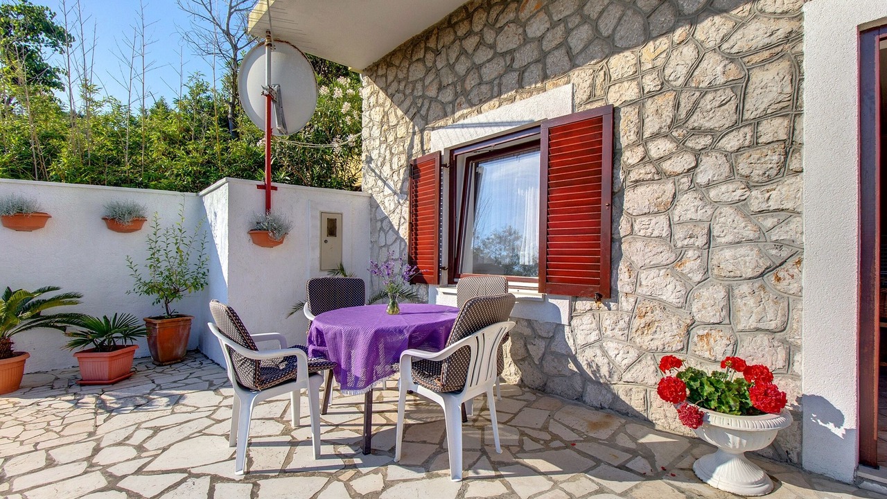 Photo of Outdoor in Cove Murtar