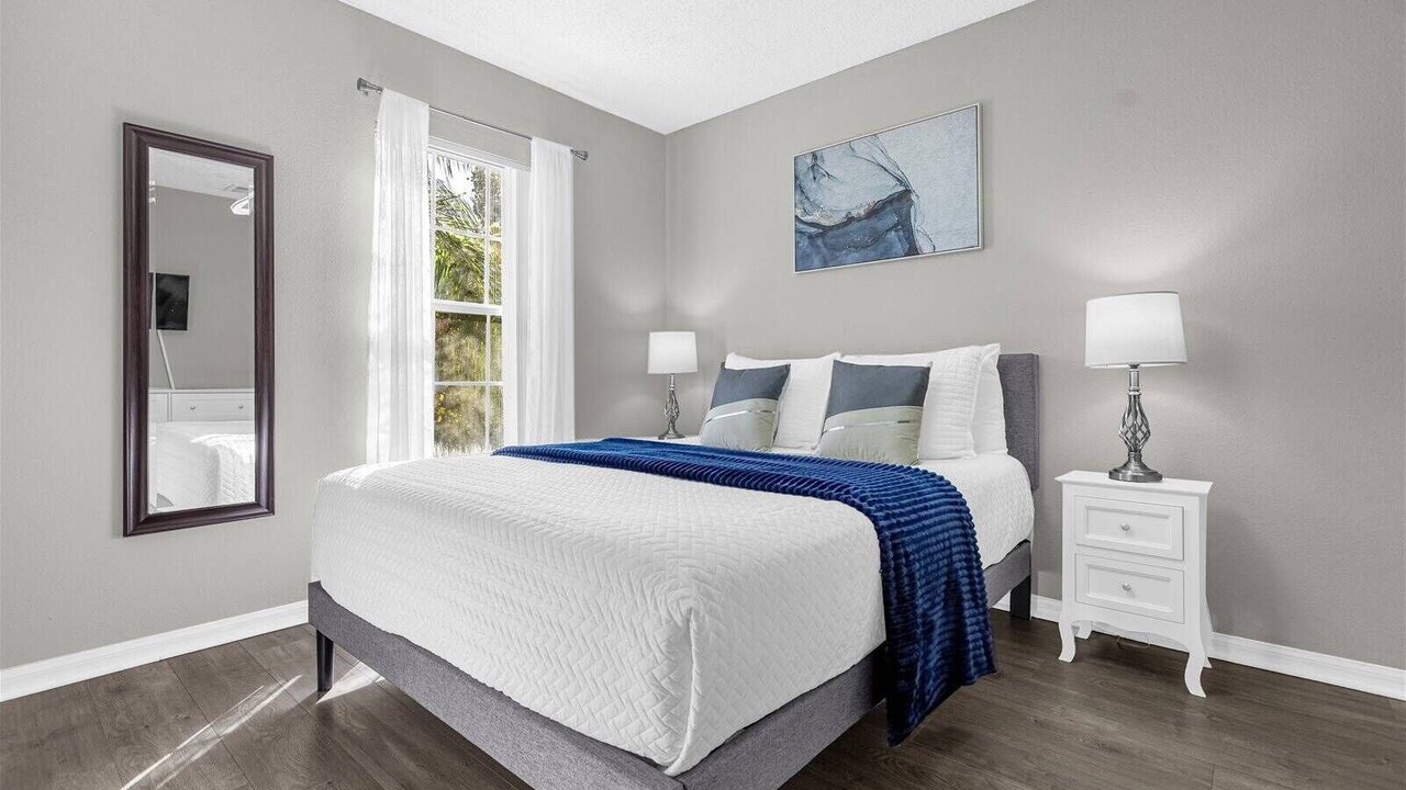 Photo of Bedroom in Bay Lake