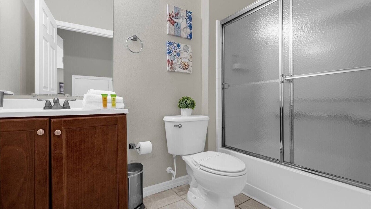 Photo of Bathroom in Bay Lake