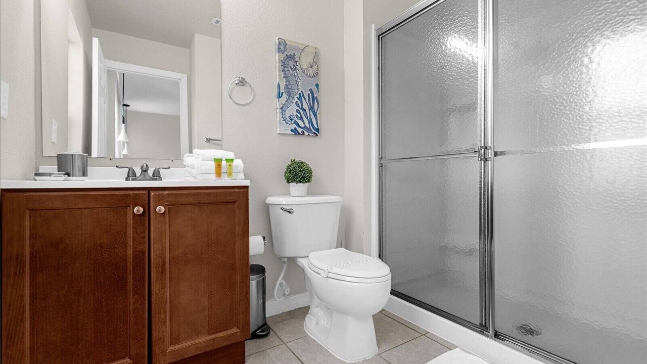 Photo of Bathroom in Bay Lake