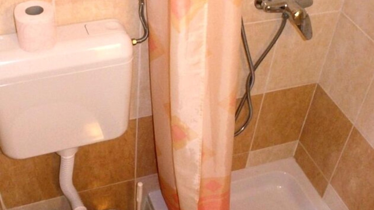 Photo of Bathroom in Ustrine