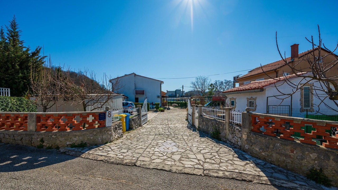 Photo of Others in Labin