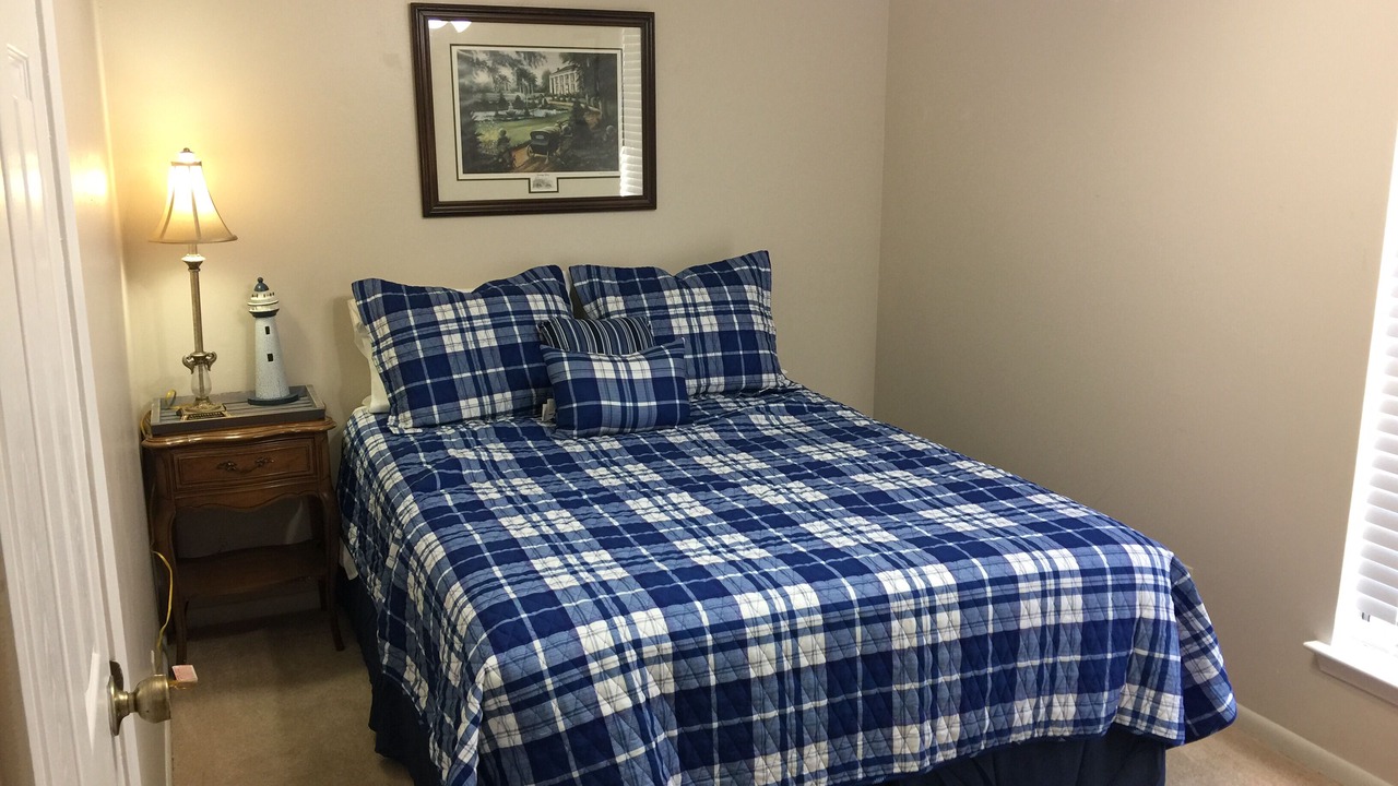 Photo of Bedroom in Scenic Heights