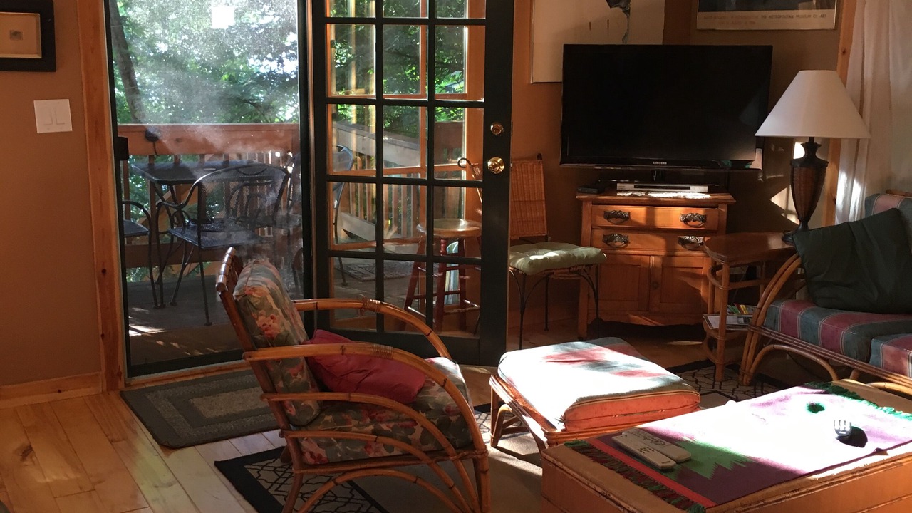 Photo of Livingroom in Northwest Ithaca