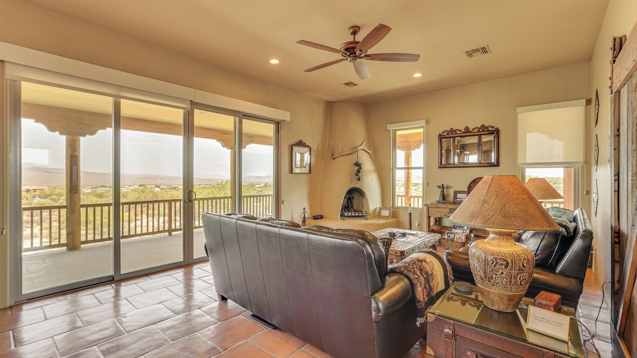 Photo of Livingroom in Rio Verde Foothills
